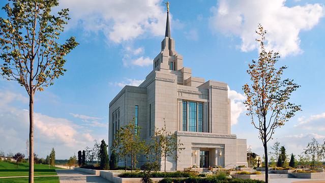 Mormon_Kiev_Temple.jpg