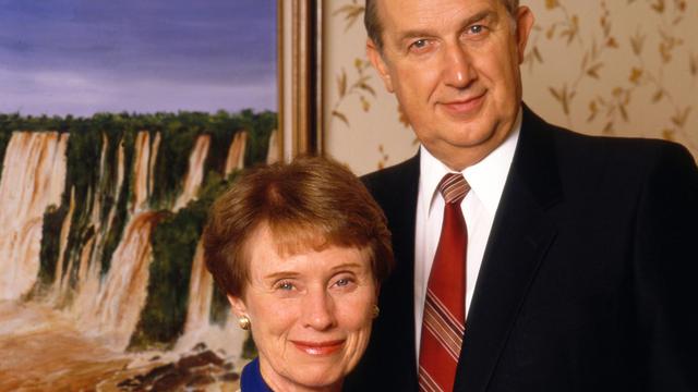 Richard-G-Scott-Newsbio-RGS-Jeanene-home-b