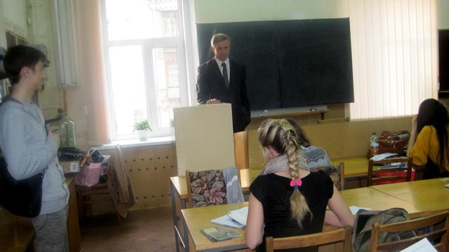 Лекцію провів Ігор Піддубний, відповідальний за релігійне навчання в Церкві Ісуса Христа Святих Останніх Днів в Україні